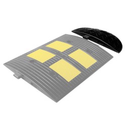 საგზაო ბარიერები 4.5x50x30სმ საგზაო ბარიერები 4.5x50x30სმ